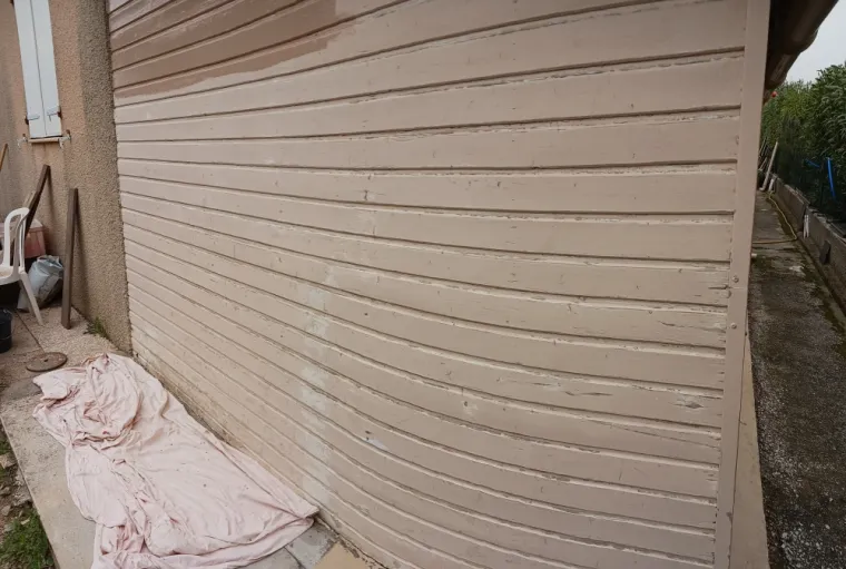 Mise en peinture d ancien cabanon en bois, Le Lavandou, Le Peintre