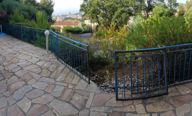 Peinture barreaudages , Le Lavandou, Le Peintre