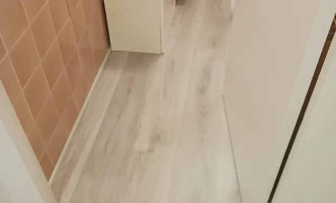 pose de revêtement de sol imitation parquet, Le Lavandou, Le Peintre